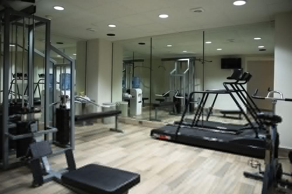La Joya Pachuca Hotel Luaran gambar A gym in a hotel